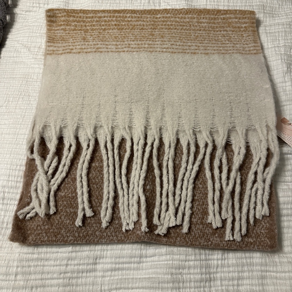 AVNIL Blanket Scarf - NWT - 6ft x 40 inches